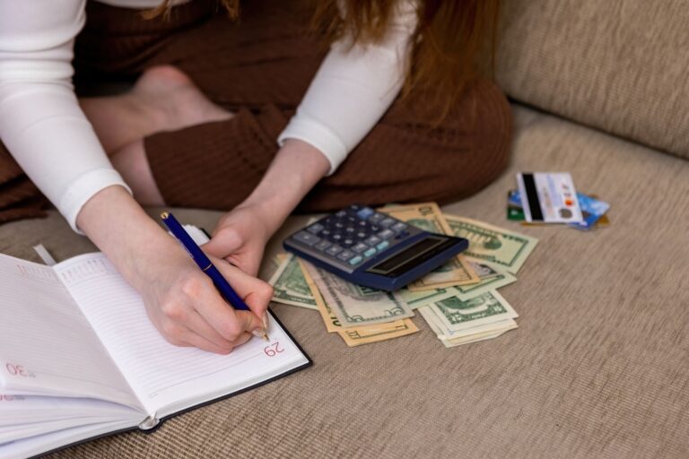 Budgeting Tips Blog: How to Take Charge of Your Finances in 2025